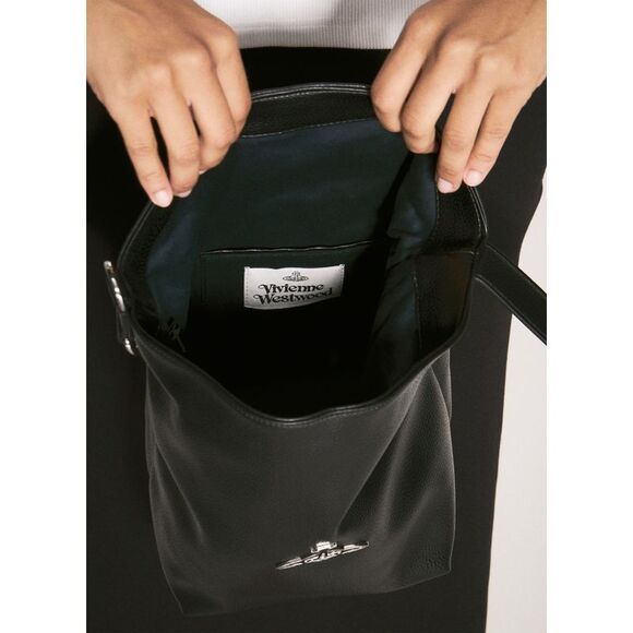 Vivienne Westwood Women Sam Bucket Bag - Picture 6 of 6